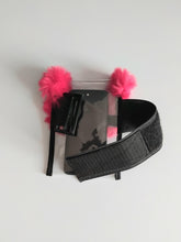 Load image into Gallery viewer, Brassard Téléphone Moulin Rouge