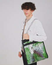 Load image into Gallery viewer, Tote Chain bag - Amazon Forest